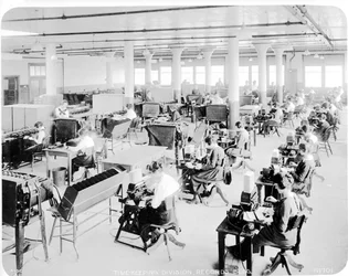 Tidtagningsavdelningen vid Hog Island Shipyards i Philadelphia, 1918